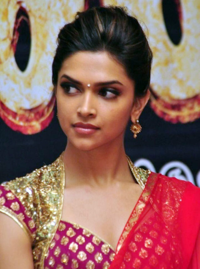 Deepika Padukone Hot Images Wallpapers