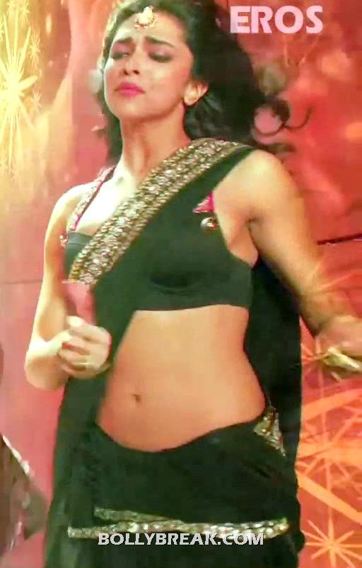 Deepika Padukone Hot Videos In Cocktail