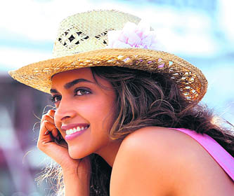 Deepika Padukone In Cocktail Kiss
