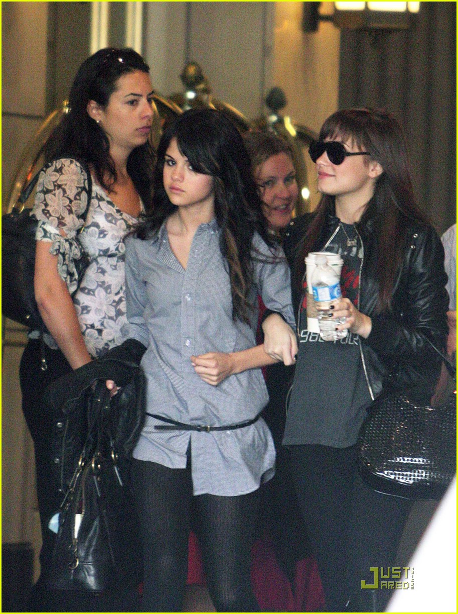 Demi Lovato And Selena Gomez Kissing