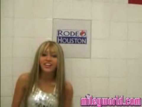 Demi Lovato And Selena Gomez Kissing Each Other On The Lips