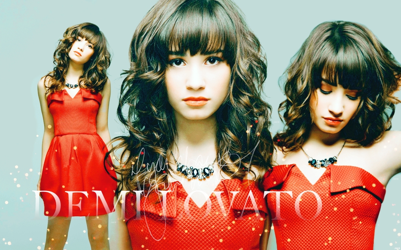 Demi Lovato And Selena Gomez Wallpaper