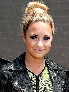 Demi Lovato Eyebrows 2012
