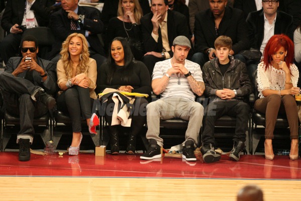 Drake And Rihanna Kissing