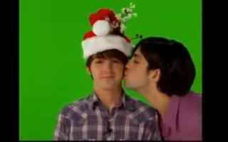 Drake Bell And Josh Peck Kissing
