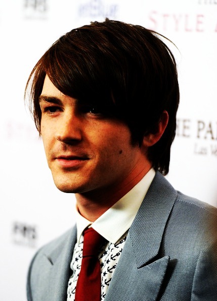 Drake Bell And Miranda Cosgrove Kiss