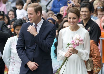 Duchess Of Cambridge France Photos